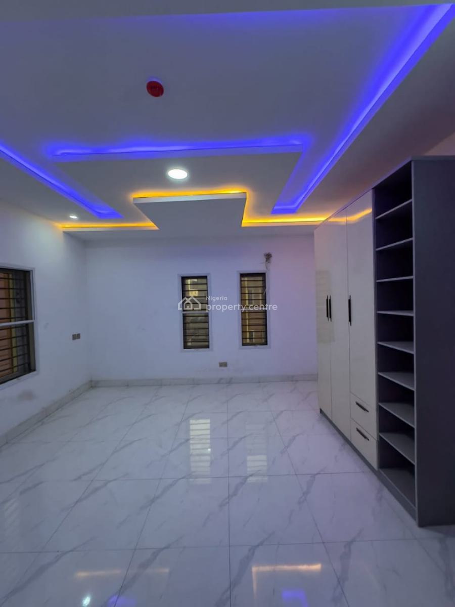 Luxurious 2 Bedroom, Lekki Phase 1, Lekki, Lagos, Flat / Apartment for Rent