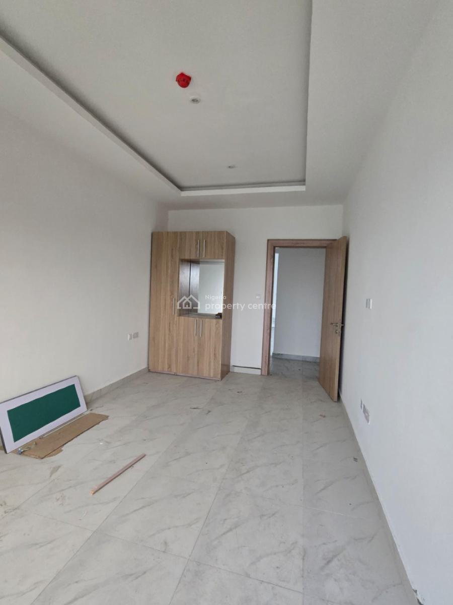Spacoius and Luxury 3-bedroom Apartments, Lekki Phase 1, Lekki, Lagos, Flat / Apartment for Sale