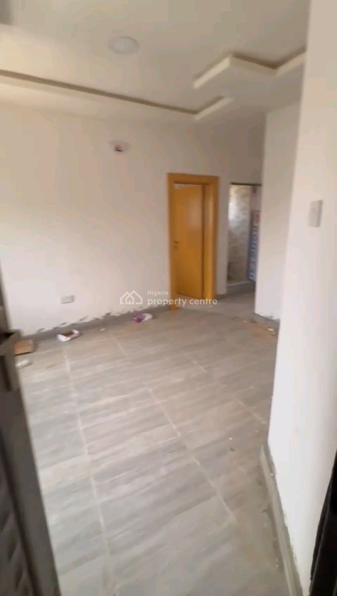 Newly Built Decent Spacious Mini Upflat and Down Flat with 2toilet, New Garage, Gbagada, Lagos, Mini Flat (room and Parlour) for Rent