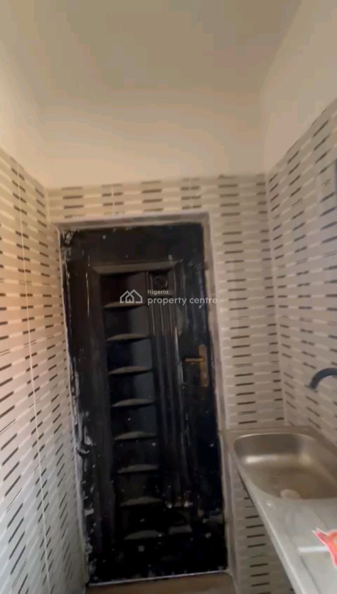 Newly Built Decent Spacious Mini Upflat and Down Flat with 2toilet, New Garage, Gbagada, Lagos, Mini Flat (room and Parlour) for Rent