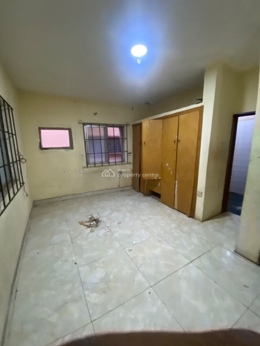 3 Bedroom Flat in a Secured and Serene Environment, Wuse, Abuja, Flat / Apartment for Rent