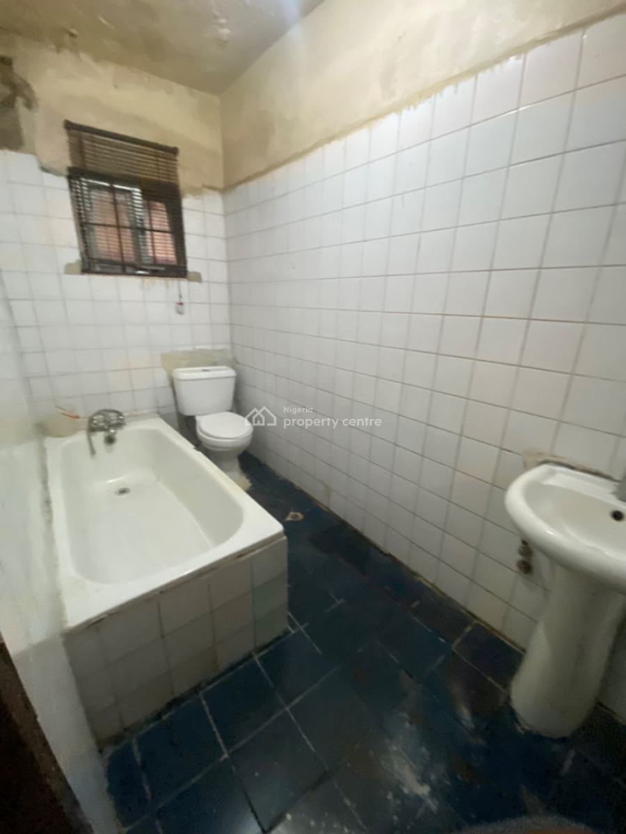 3 Bedroom Flat in a Secured and Serene Environment, Wuse, Abuja, Flat / Apartment for Rent