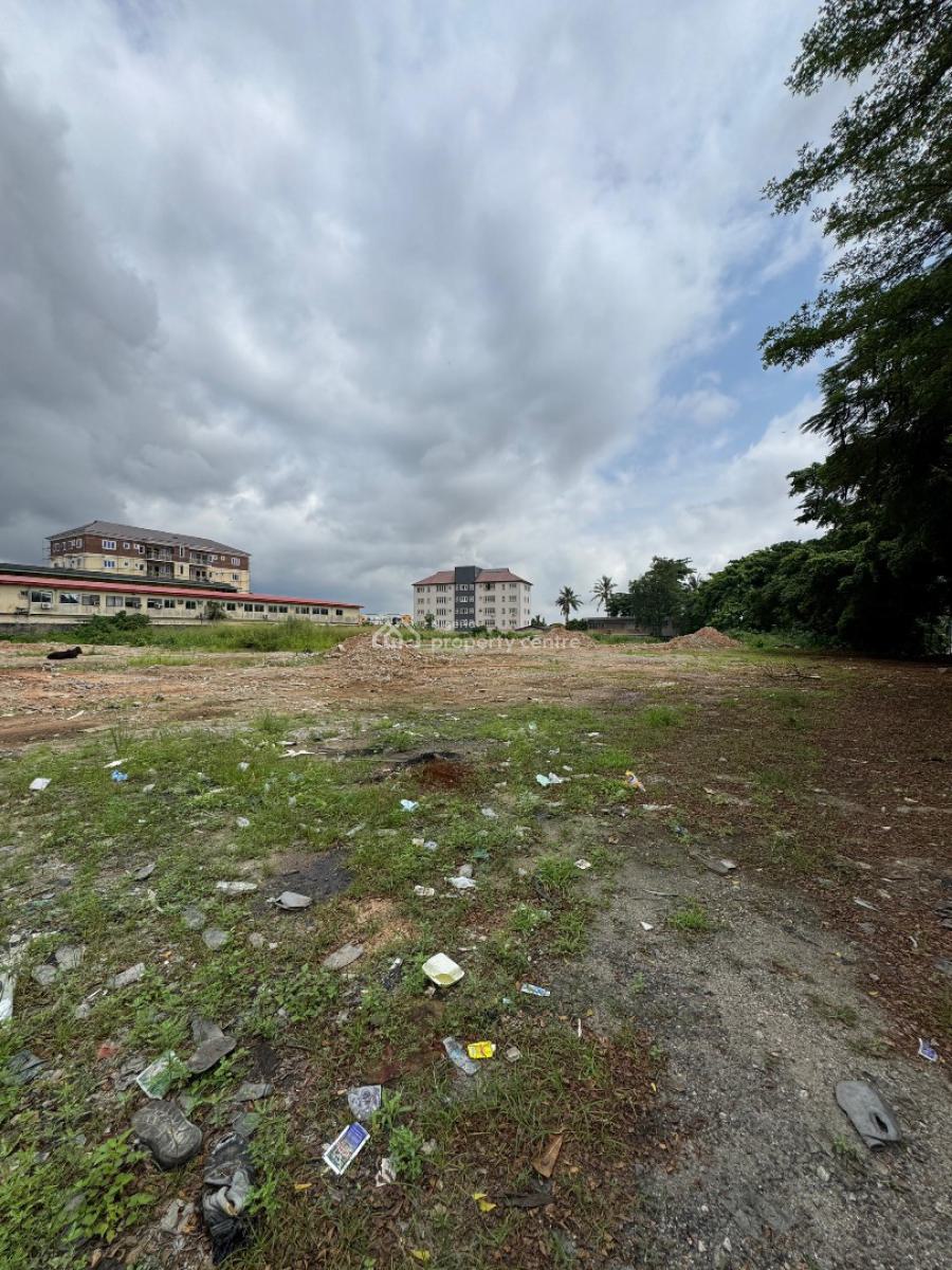 a Fenced Round Empty Land Close to Notable Landmarks on The Mainland, Perfect for Commercial and Residential Purpose, with a C of O, Yaba, Lagos, Mixed-use Land for Sale