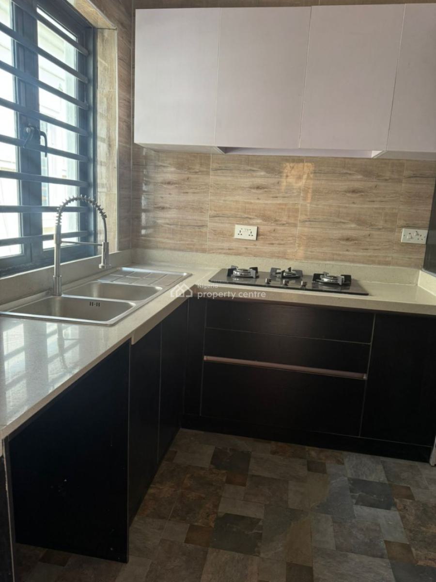 Standard 2 Bedroom Flat, Conservative Road Lekki Phase 1, Lekki Phase 1, Lekki, Lagos, Flat / Apartment for Rent