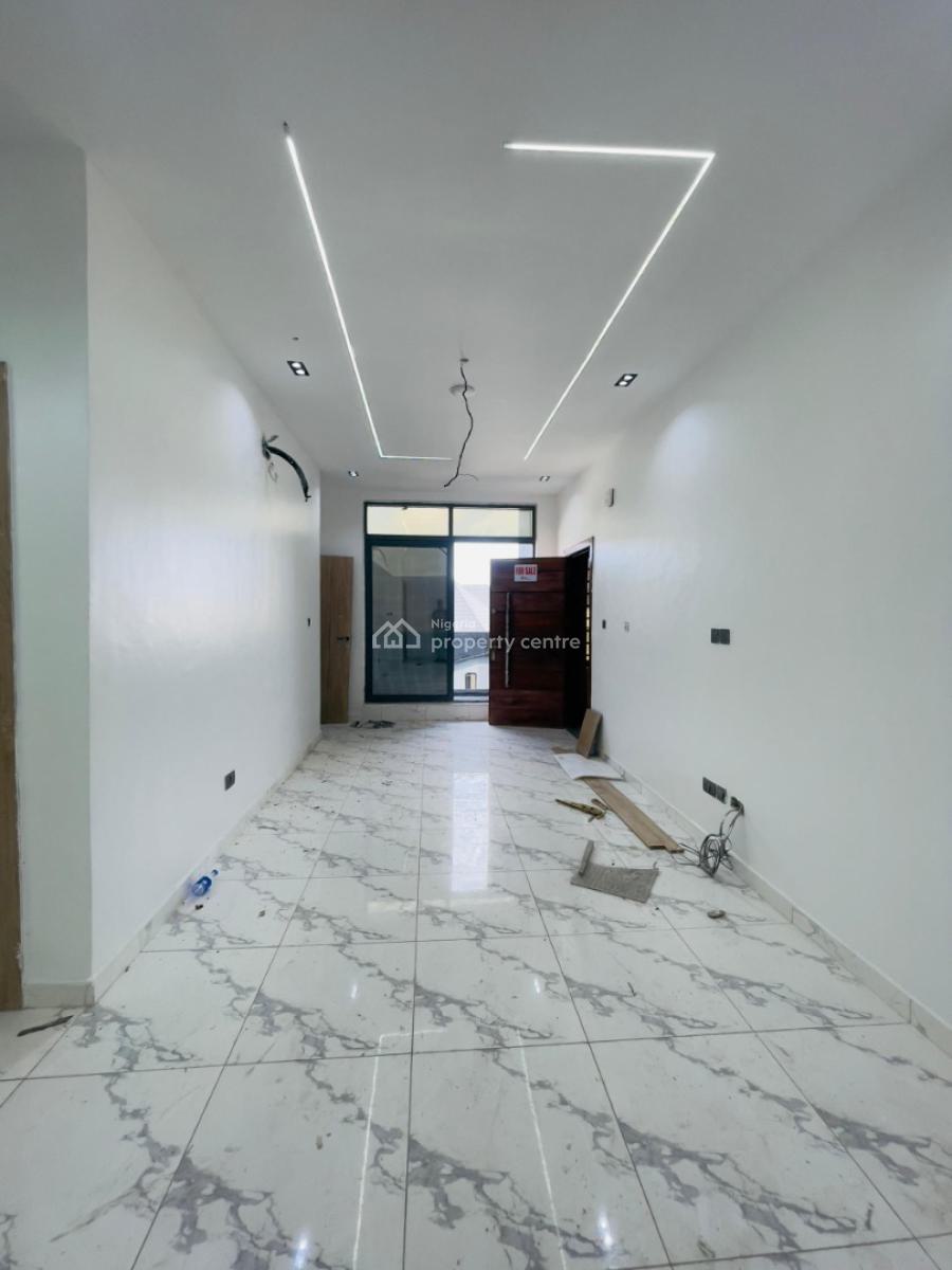 Contemporary 2 Bed Apartment with Communal Gym and Swimming Pool, Orchid Road, Lekki, Lagos, Flat / Apartment for Sale