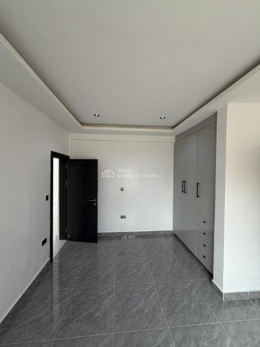 Spacious Massive Lurxy 3bedroom Flat a, Secure Minestate Alphat Beach Road Opposite Chevy View Lekk, Lekki, Lagos, Block of Flats for Sale