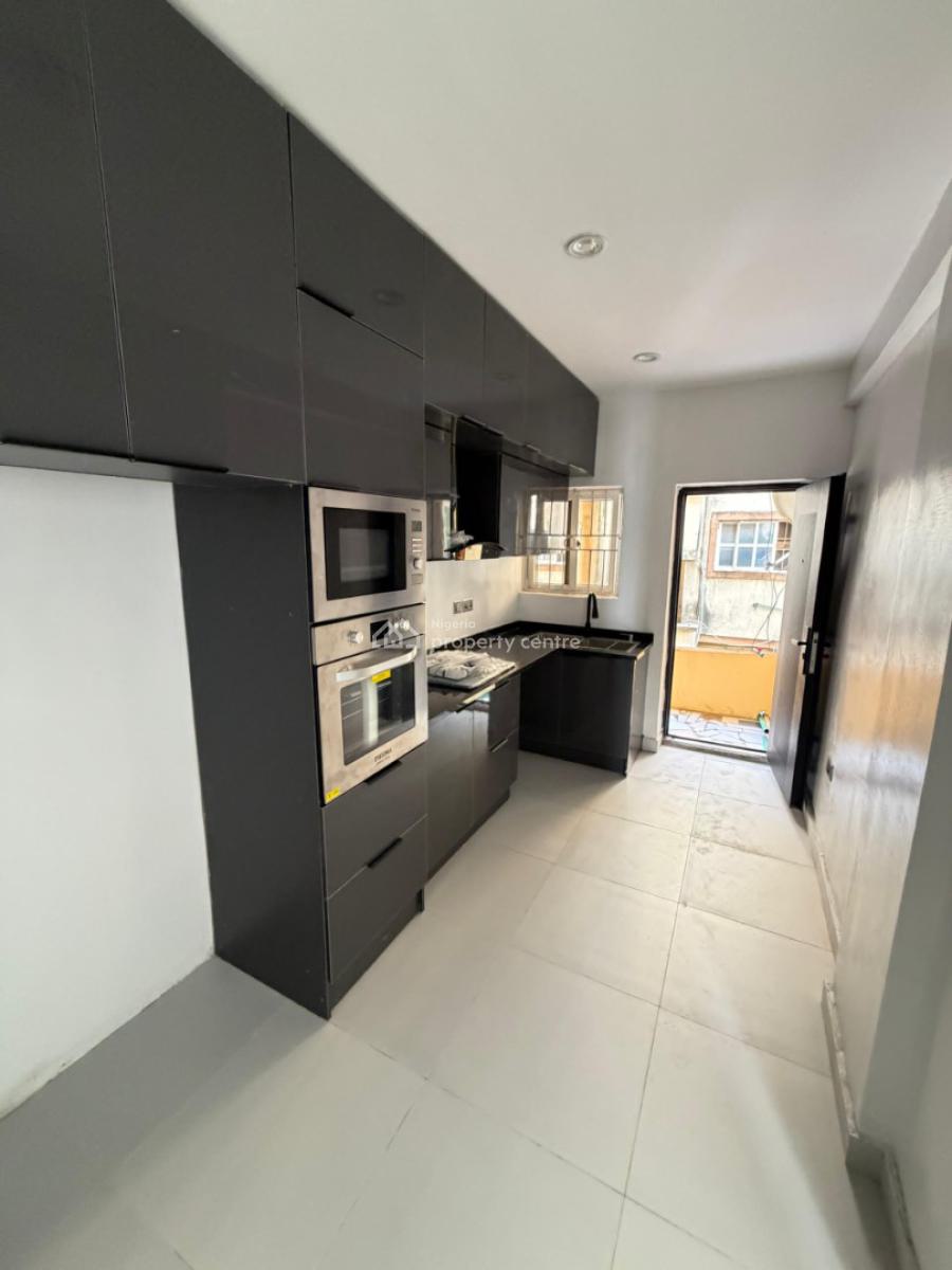 Spacious Massive Lurxy 3bedroom Flat a, Secure Minestate Alphat Beach Road Opposite Chevy View Lekk, Lekki, Lagos, Block of Flats for Sale