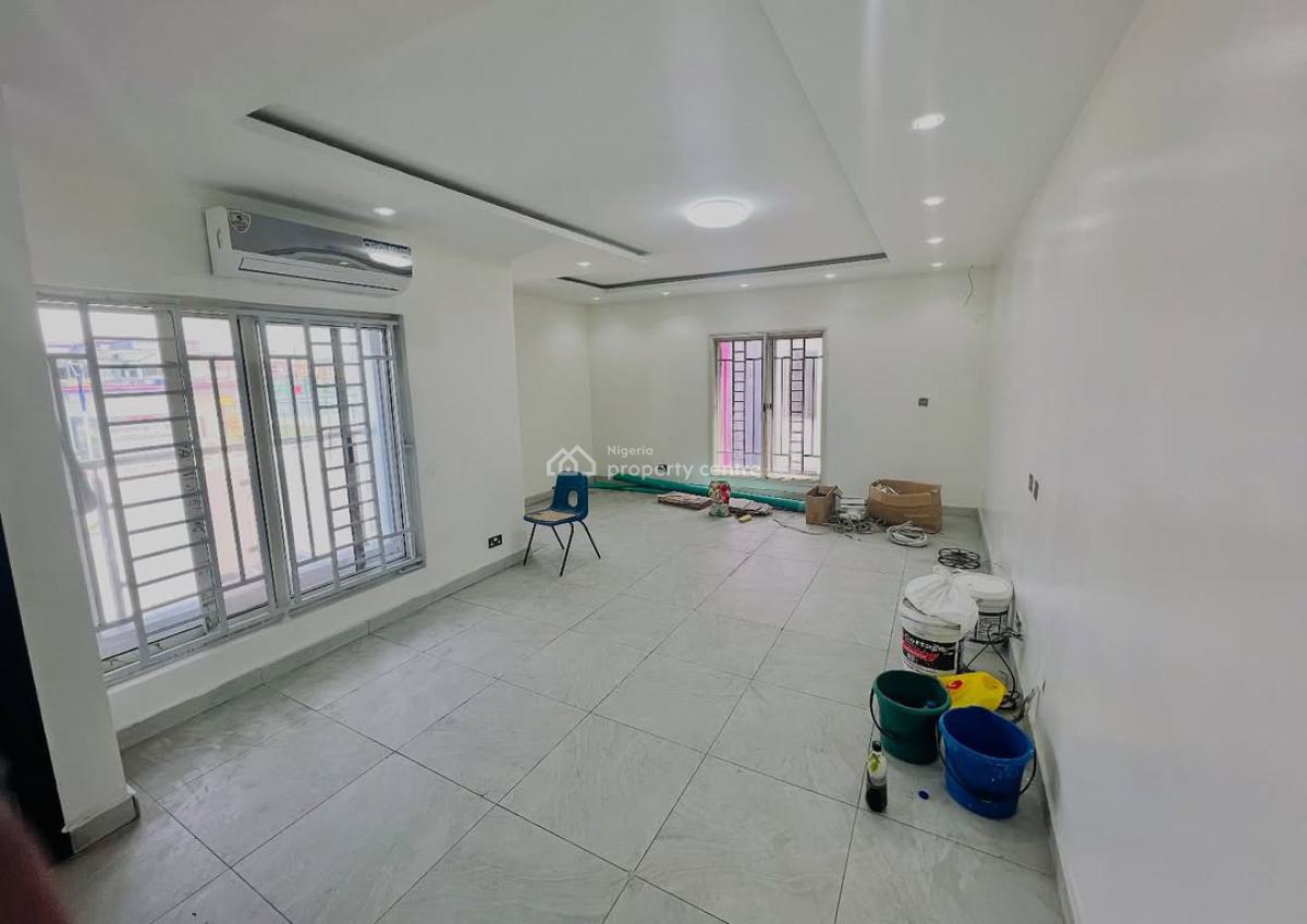 Fully Service 3bedroom Apartment at Main Lekki Phase 1, Lekki Phase 1, Lekki Phase 1, Lekki, Lagos, House for Sale