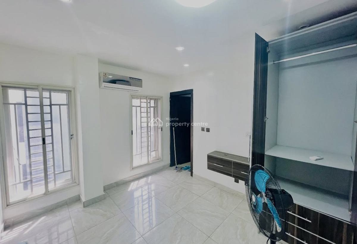 Fully Service 3bedroom Apartment at Main Lekki Phase 1, Lekki Phase 1, Lekki Phase 1, Lekki, Lagos, House for Sale