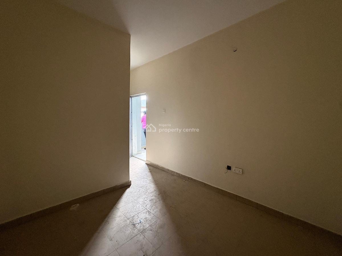 Newly Renovated 3-bedroom Apartments with Bq, Abeke Ogunsanya Street, Lekki Phase 1, Lekki Phase 1, Lekki, Lagos, Flat / Apartment for Rent