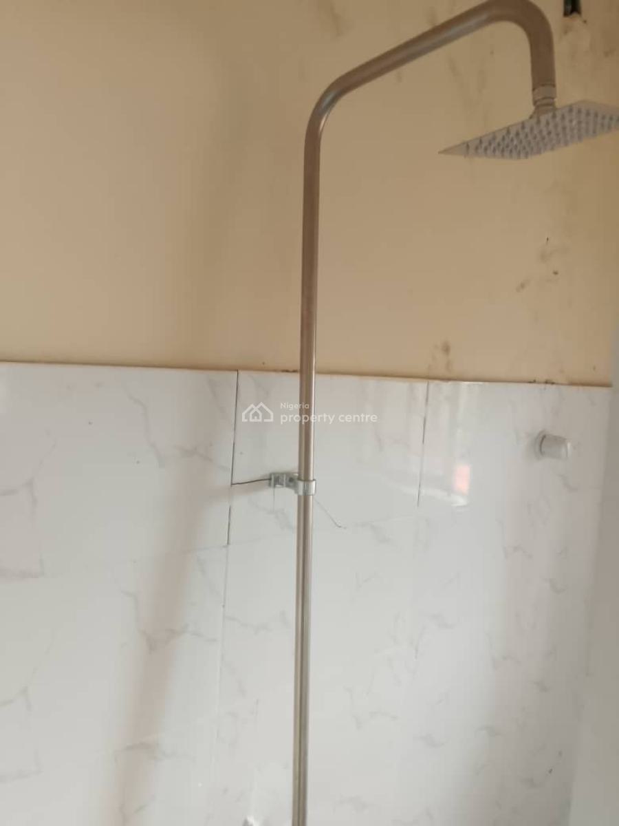 Standard 3 Bedroom Flat at Unilag Estate, Magodo Phase 1 (upstairs), Unilag Estate, Gra Phase 1, Magodo, Lagos, Flat / Apartment for Rent