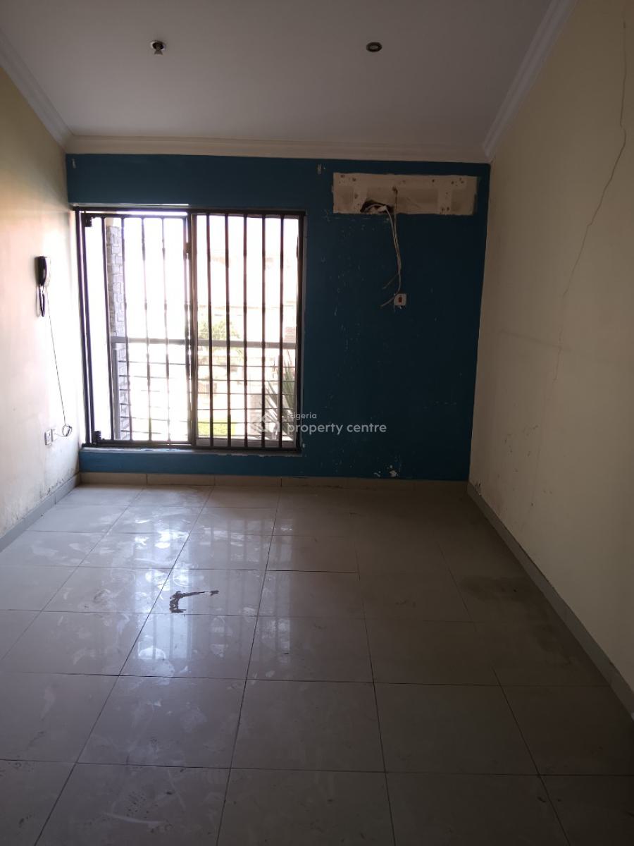 4bedroom Terrace Duplex with Bq, Swimming Pool,gym,etc, Mini Serviced Estate, Osapa, Lekki, Lagos, Terraced Duplex for Sale