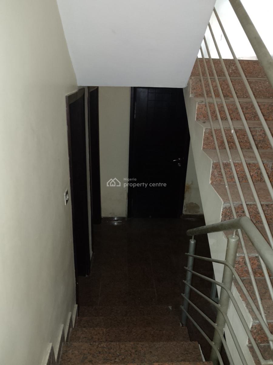 4bedroom Terrace Duplex with Bq, Swimming Pool,gym,etc, Mini Serviced Estate, Osapa, Lekki, Lagos, Terraced Duplex for Sale