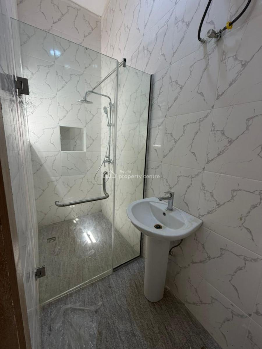 Gorgeous 2 Bedroom Apartment Within a Secured Environment, Chevron, Lekki, Lagos, Flat / Apartment for Sale