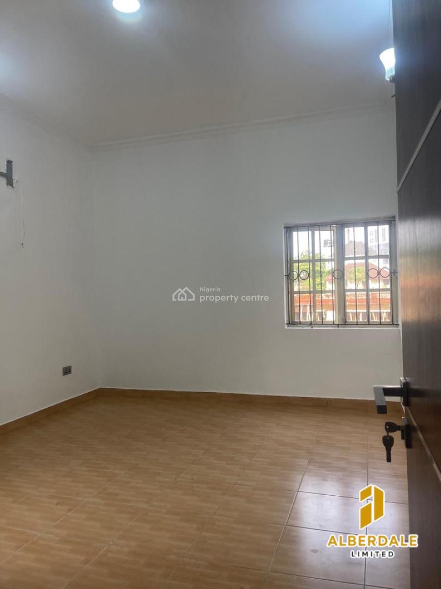 Well-finished and Spacious 3-bedroom Flat, Ikeja Gra, Ikeja, Lagos, Flat / Apartment for Rent
