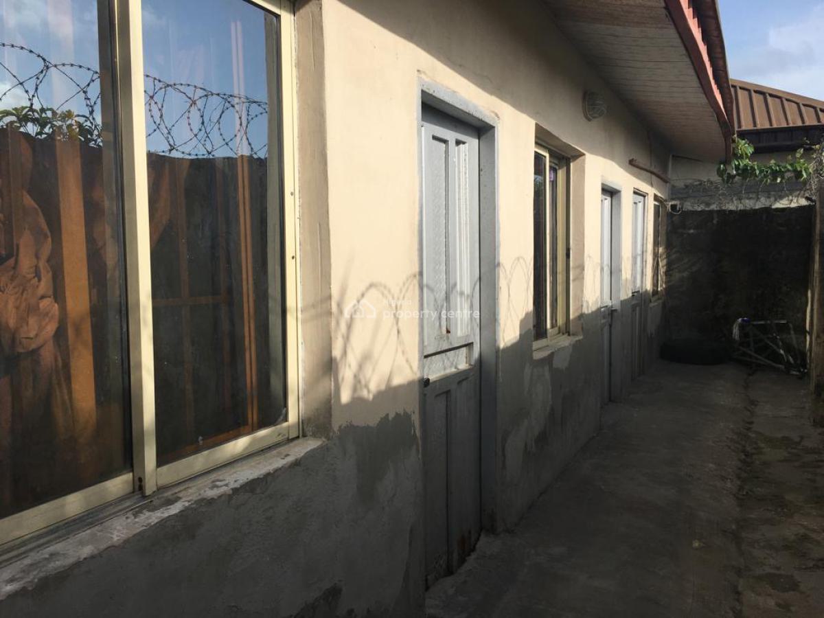 3bedroom Bongalow Previously Used As a School, Ogunfayo, Eputu, Ibeju Lekki, Lagos, Terraced Bungalow for Sale