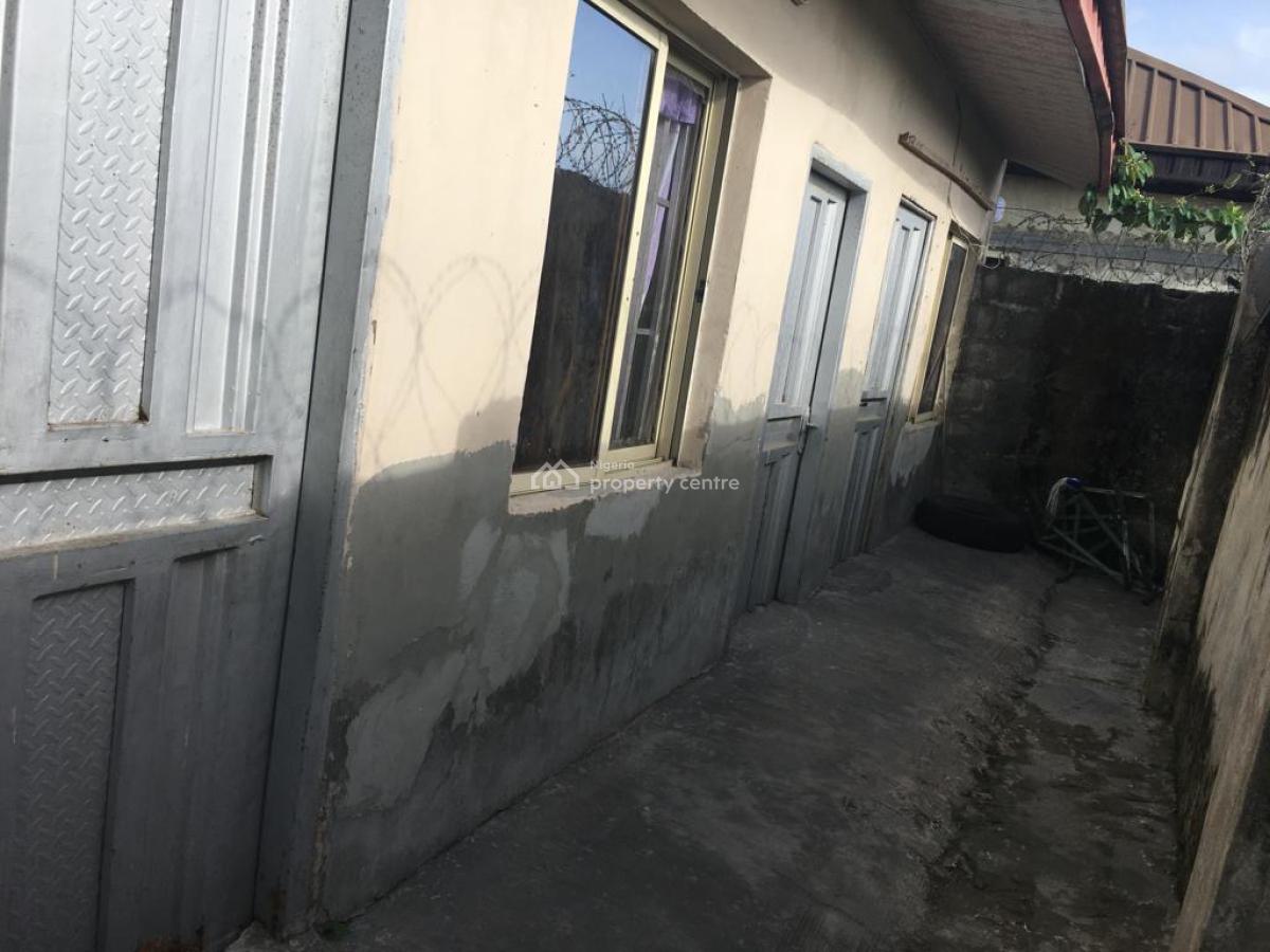3bedroom Bongalow Previously Used As a School, Ogunfayo, Eputu, Ibeju Lekki, Lagos, Terraced Bungalow for Sale