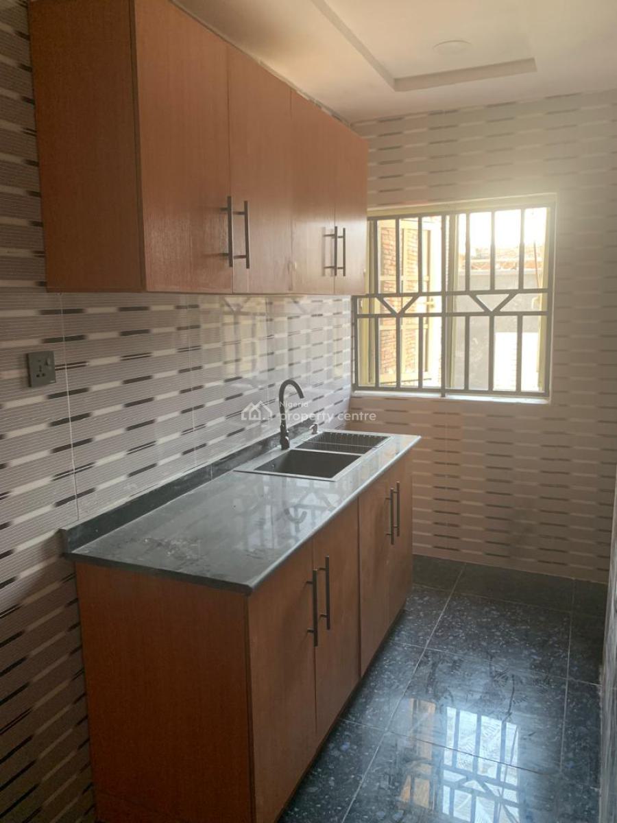 a 3 Bedroom Flat, Ologolo, Lekki, Lagos, Flat / Apartment for Rent