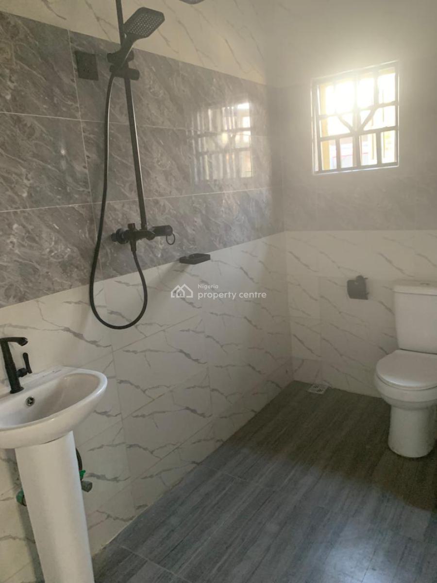 a 3 Bedroom Flat, Ologolo, Lekki, Lagos, Flat / Apartment for Rent