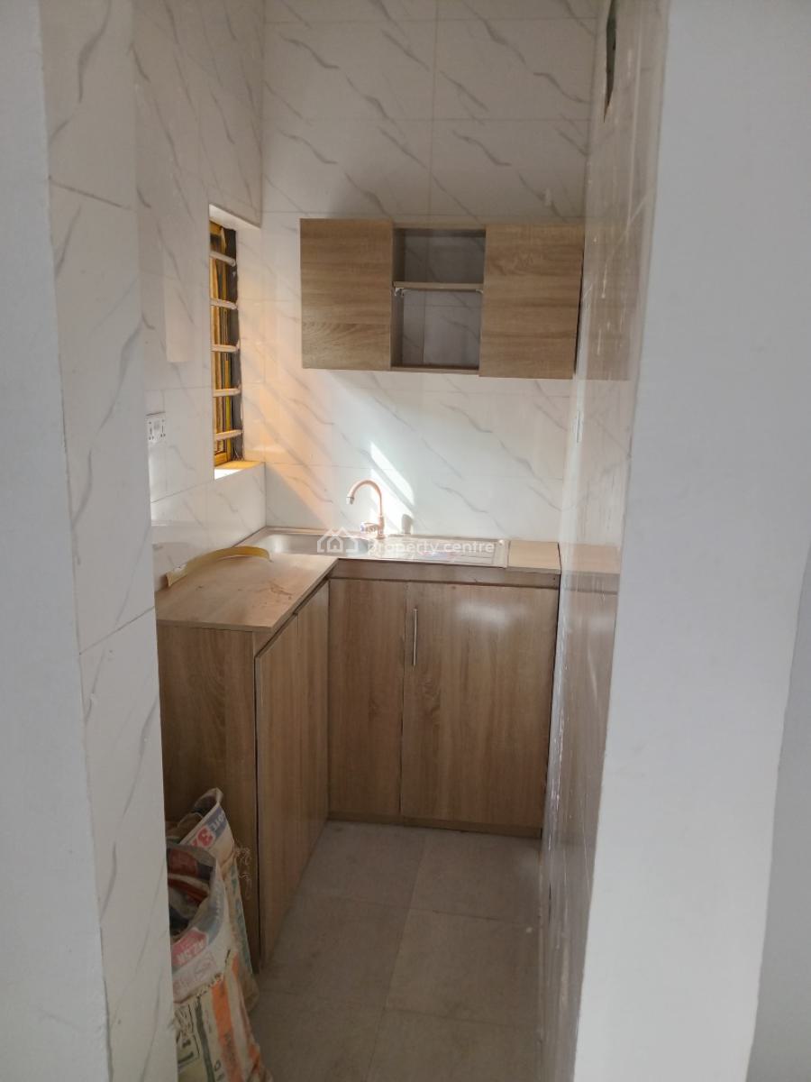 Washington Dc Roomself Con, Folagoro Estate, Yaba, Lagos, Self Contain (single Rooms) for Rent