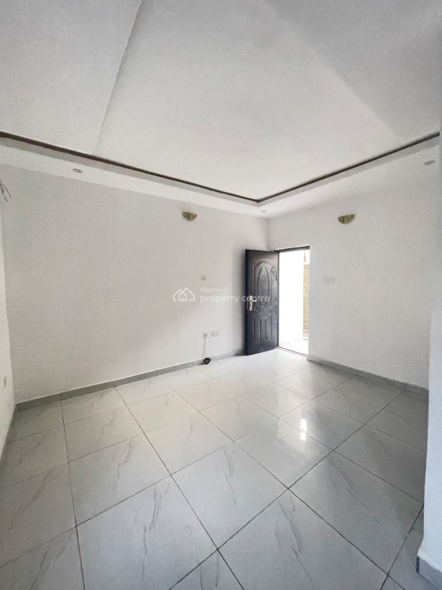 Luxury Standard Mini Flats Upstairs Estate Comes with Swimming Pool, Located Inside Good Estate,swimming Pool and Gym Available,big Kitchen, Sangotedo, Ajah, Lagos, Mini Flat (room and Parlour) for Rent