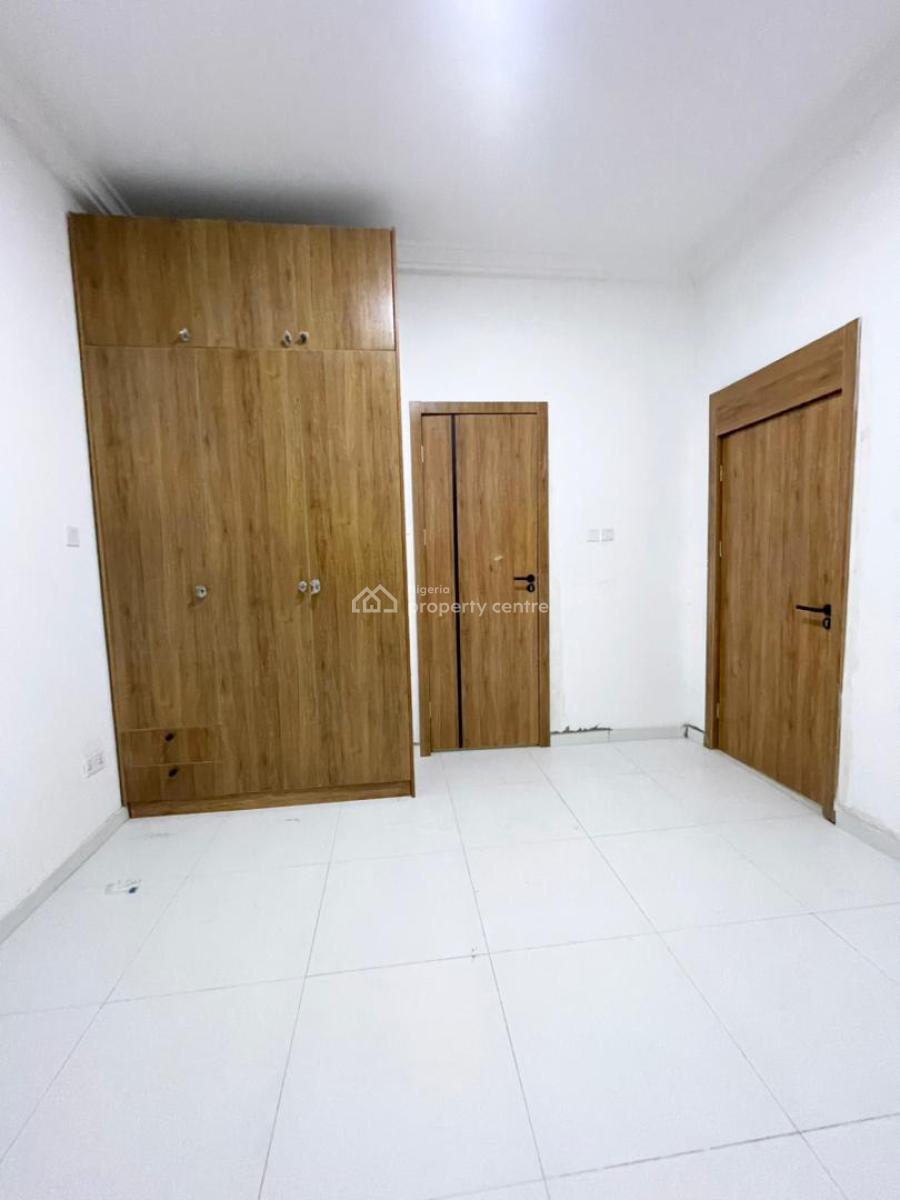 Luxury 3 Bedroom Serviced Apartments with Elevator in a Secure Estate, Osapa London, Lekki, Lagos, Flat / Apartment for Sale