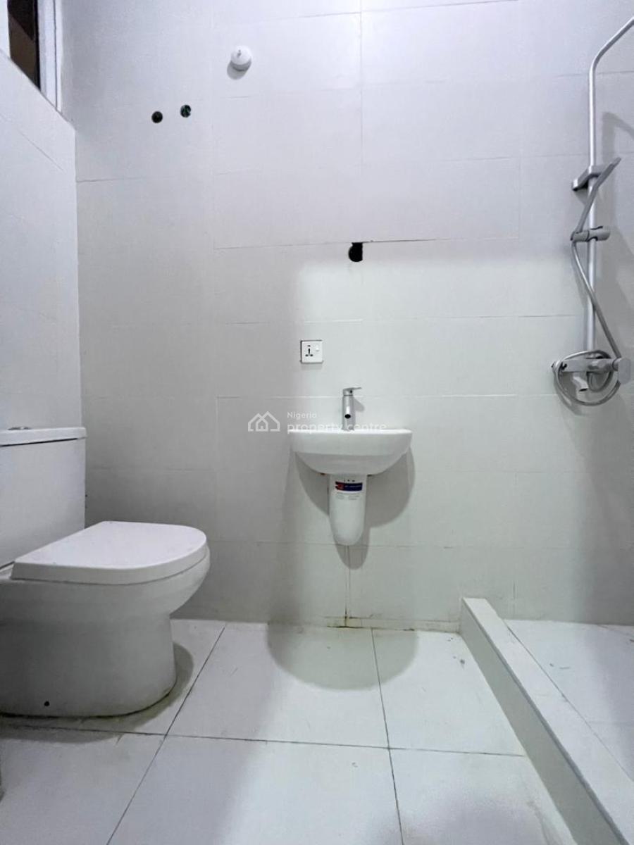 Luxury 3 Bedroom Serviced Apartments with Elevator in a Secure Estate, Osapa London, Lekki, Lagos, Flat / Apartment for Sale