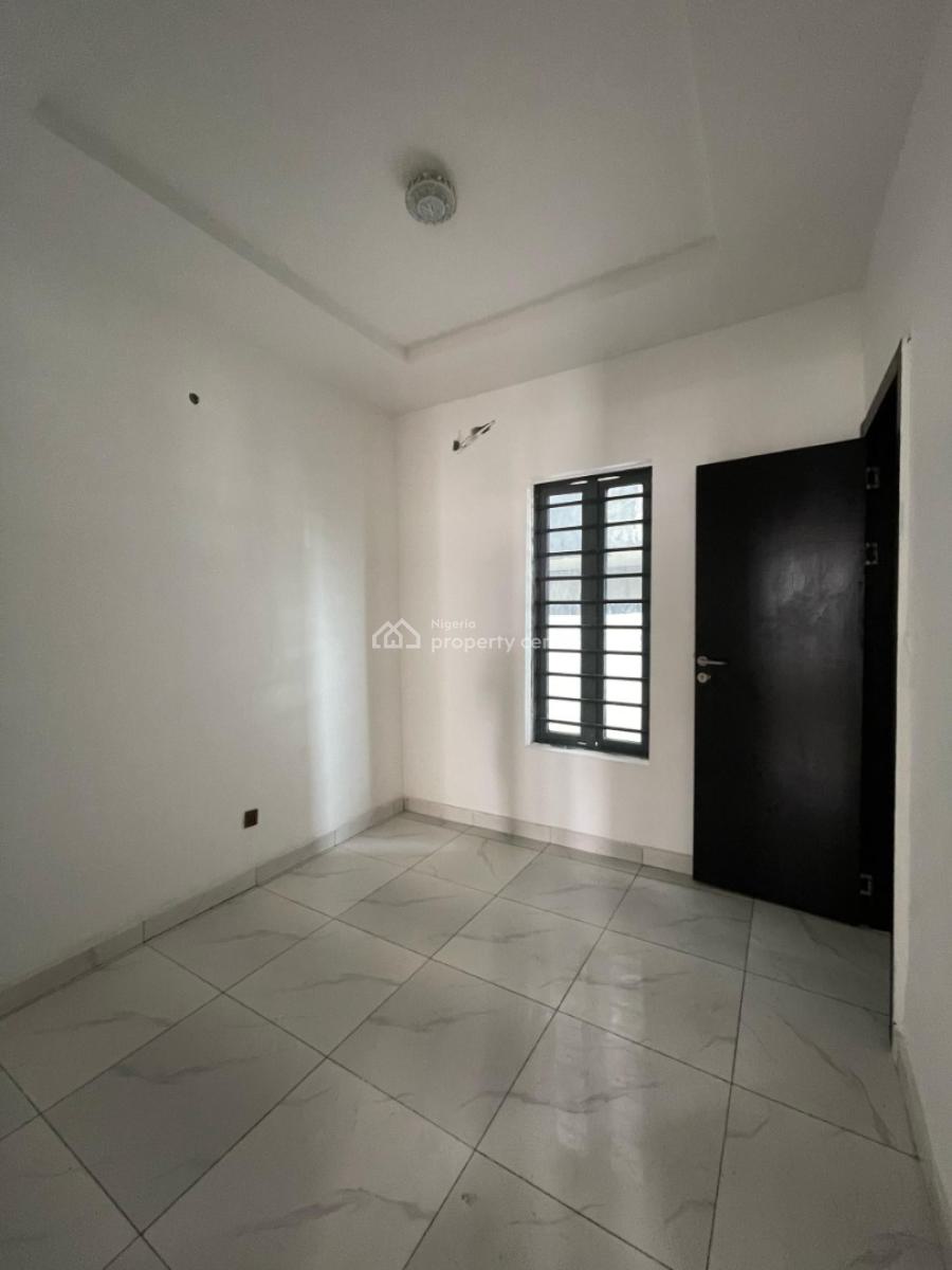 Luxurious 4bedroom Terrace Duplex in a Secure Estate, New Road, Lekki, Lagos, Terraced Duplex for Sale