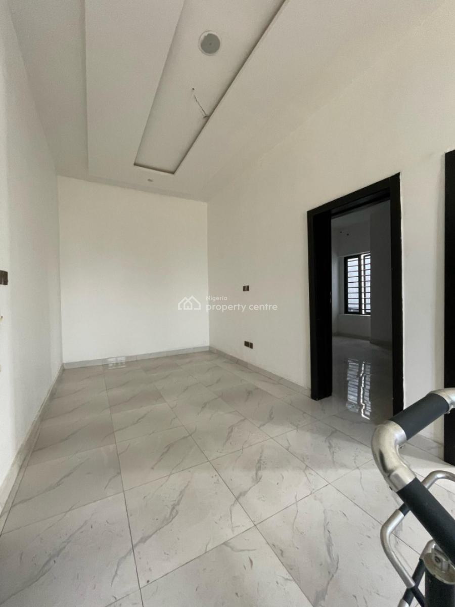 Luxurious 4bedroom Terrace Duplex in a Secure Estate, New Road, Lekki, Lagos, Terraced Duplex for Sale