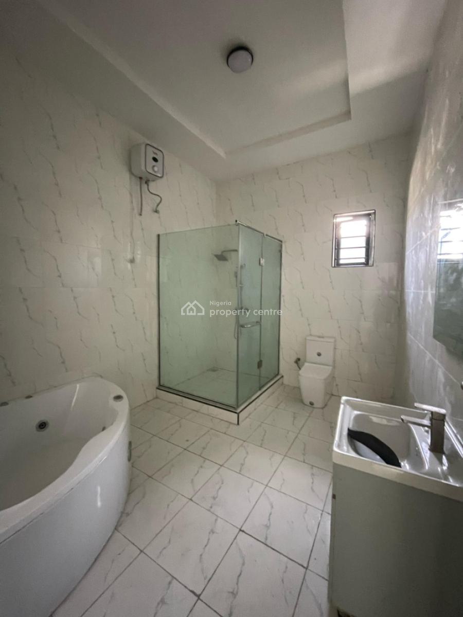 Luxurious 4bedroom Terrace Duplex in a Secure Estate, New Road, Lekki, Lagos, Terraced Duplex for Sale