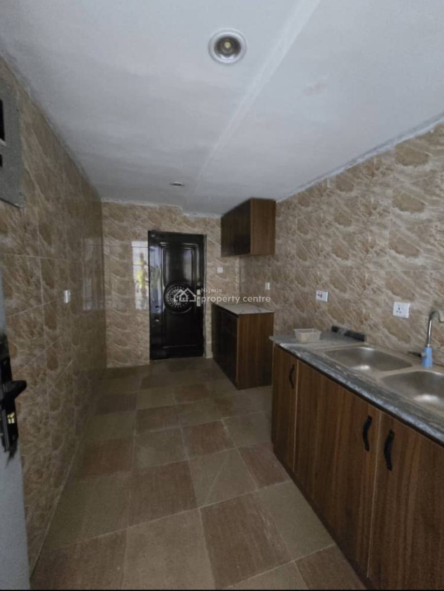 Renovated Spacious 3 Bedrom Flat + Amenities, Lovely Serene Environment @ Magodo Gra Phase 2 Lagos, Gra Phase 2, Magodo, Lagos, Flat / Apartment for Rent