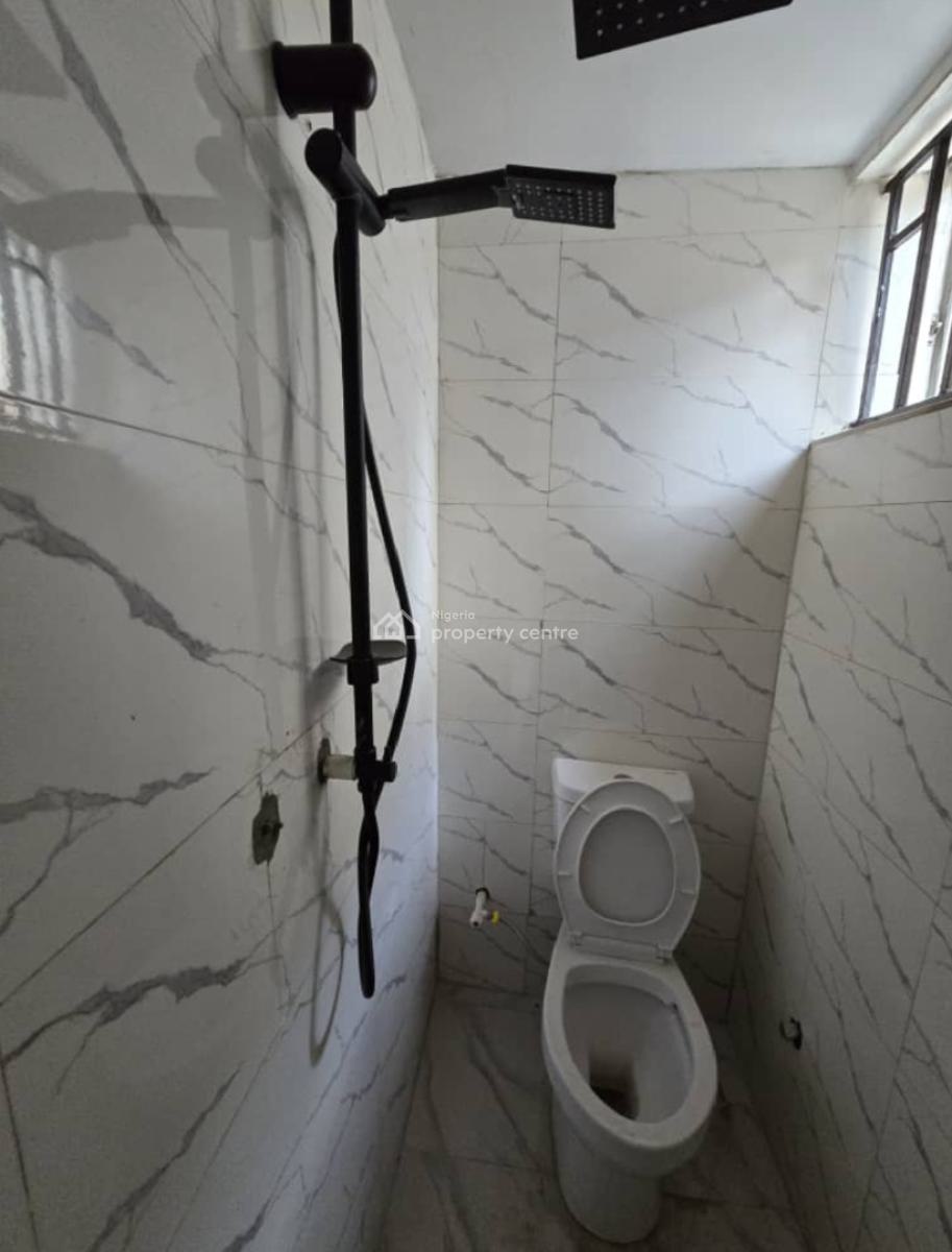 Renovated Spacious 3 Bedrom Flat + Amenities, Lovely Serene Environment @ Magodo Gra Phase 2 Lagos, Gra Phase 2, Magodo, Lagos, Flat / Apartment for Rent