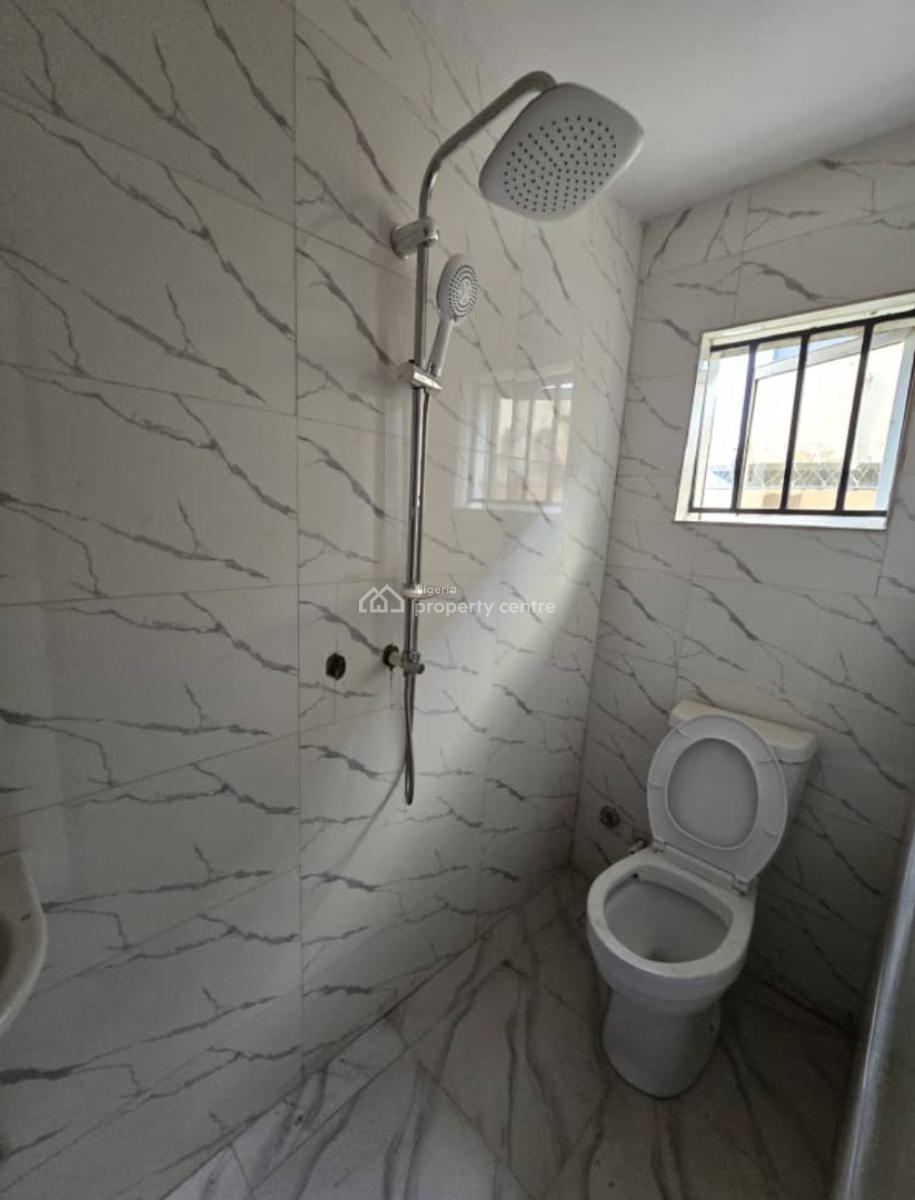 Renovated Spacious 3 Bedrom Flat + Amenities, Lovely Serene Environment @ Magodo Gra Phase 2 Lagos, Gra Phase 2, Magodo, Lagos, Flat / Apartment for Rent
