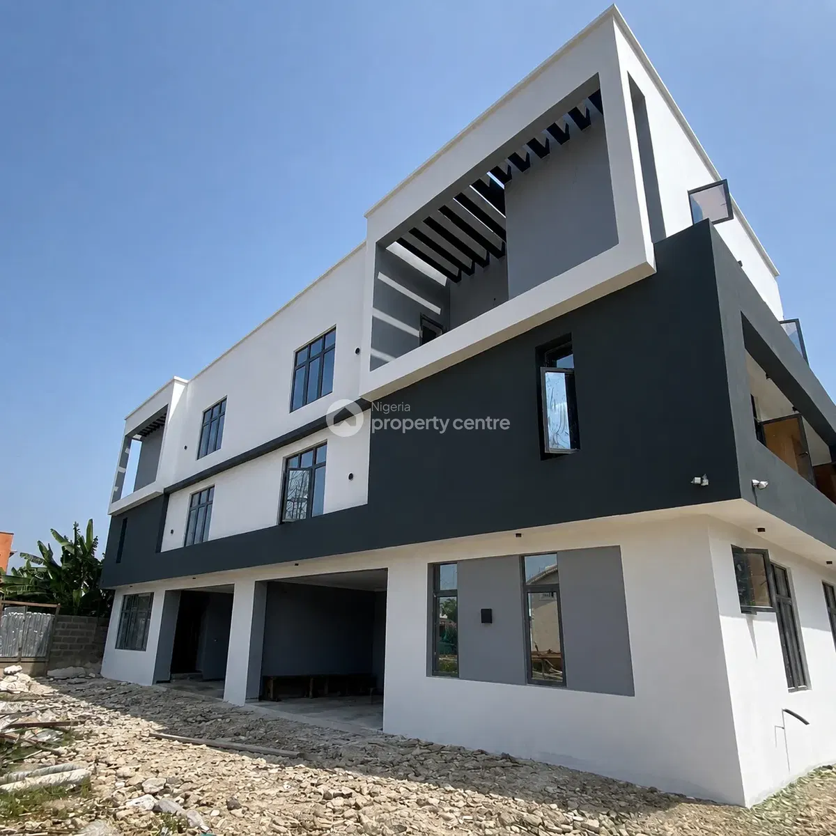 Elegant Well-Finished 4 Bedroom Semi-Detached Duplex with Big Rooms.