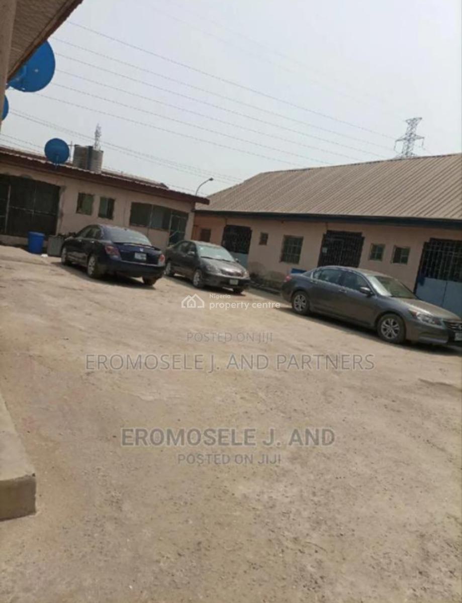 a Room Self Contain, Akoka Via St. Finmbaars College Road, Yaba, Lagos, Self Contain (single Rooms) for Rent