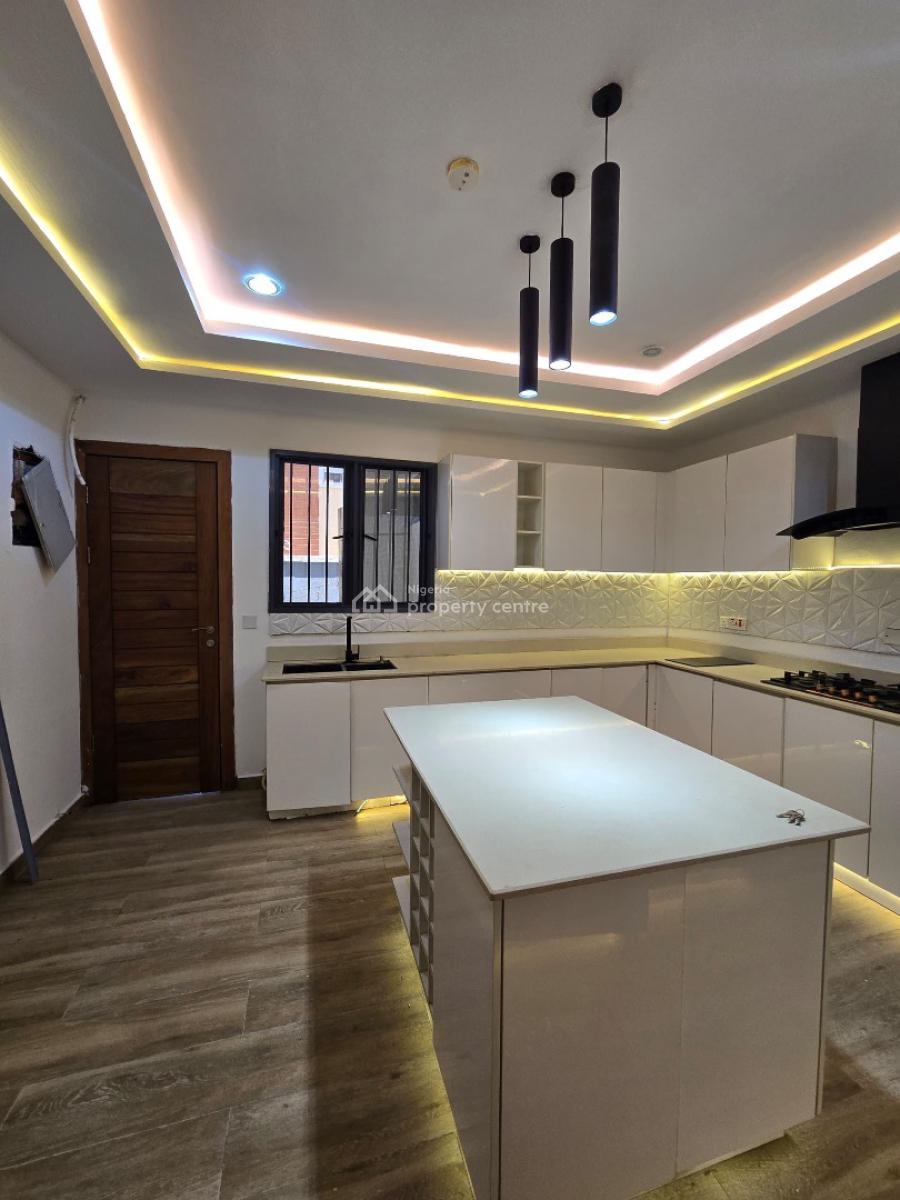 Sophisticated 4-bedroom Maisonette - Lekki Right/oniru, Secured and Serene Estate/oniru Axis, Lekki Phase 1, Lekki, Lagos, Terraced Duplex for Sale