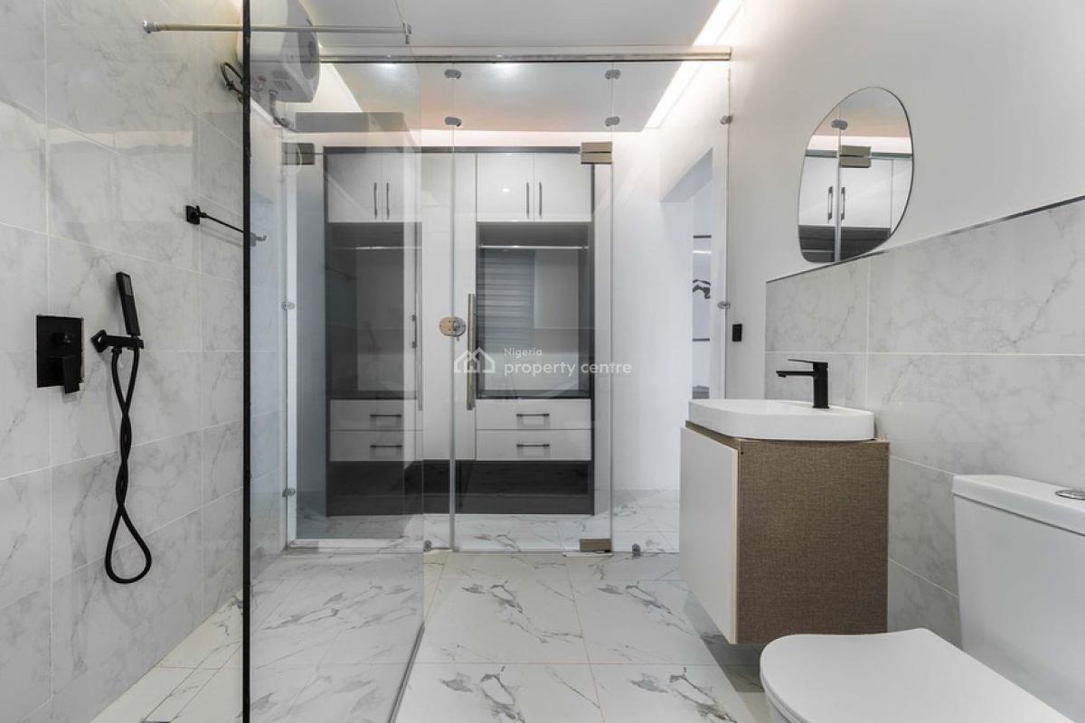 Three Bedroom Flat, Lekki Phase 1, Lekki, Lagos, Flat / Apartment for Rent