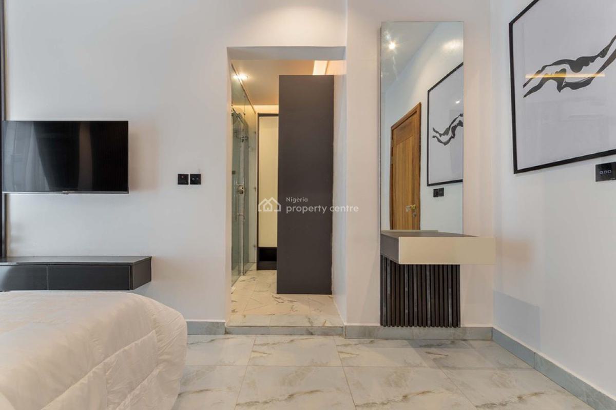 Three Bedroom Flat, Lekki Phase 1, Lekki, Lagos, Flat / Apartment for Rent