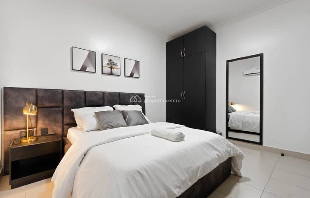 Three Bedroom Flat, Lekki Phase 1, Lekki, Lagos, Flat / Apartment for Rent