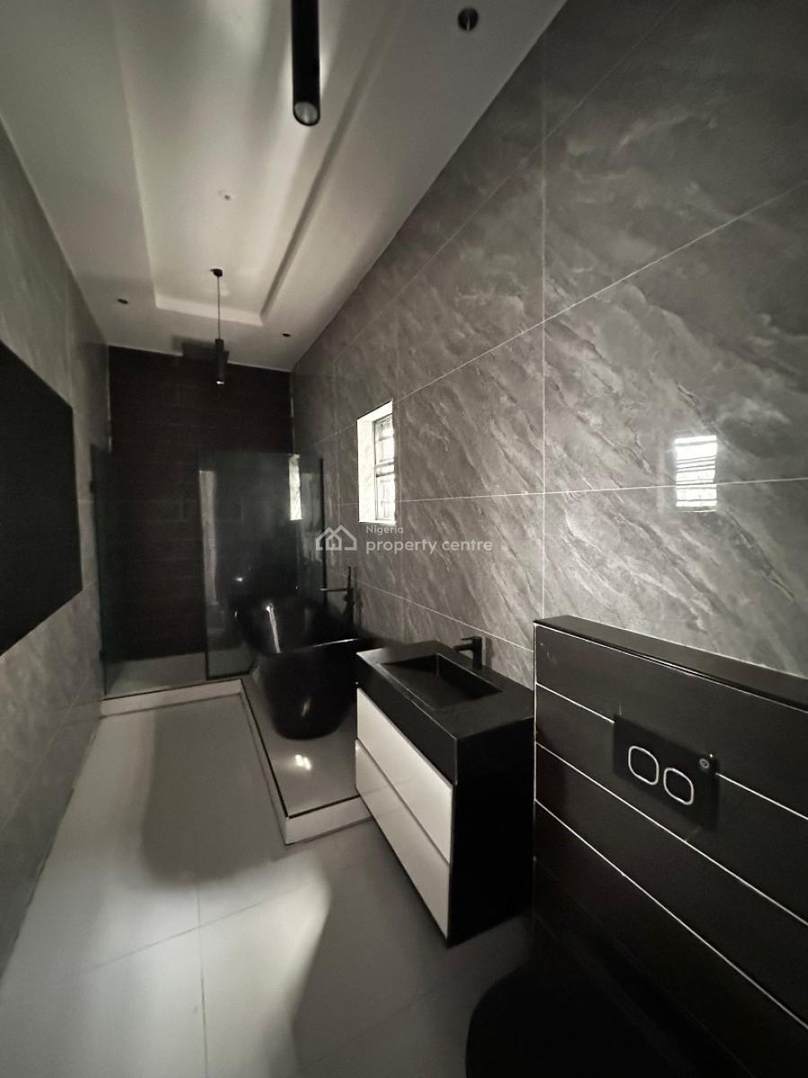 5 Bedroom Fully Detached with Bq, Pool & Solar Inverter, Ajah, Lagos, Detached Duplex for Sale