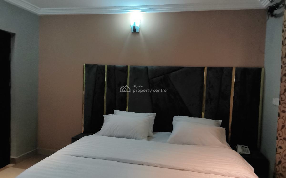Hideaway Luxury 2 Bedroom Apartment, Adeyemo Akapo, Omole Phase 1, Ikeja, Lagos, Flat / Apartment Short Let