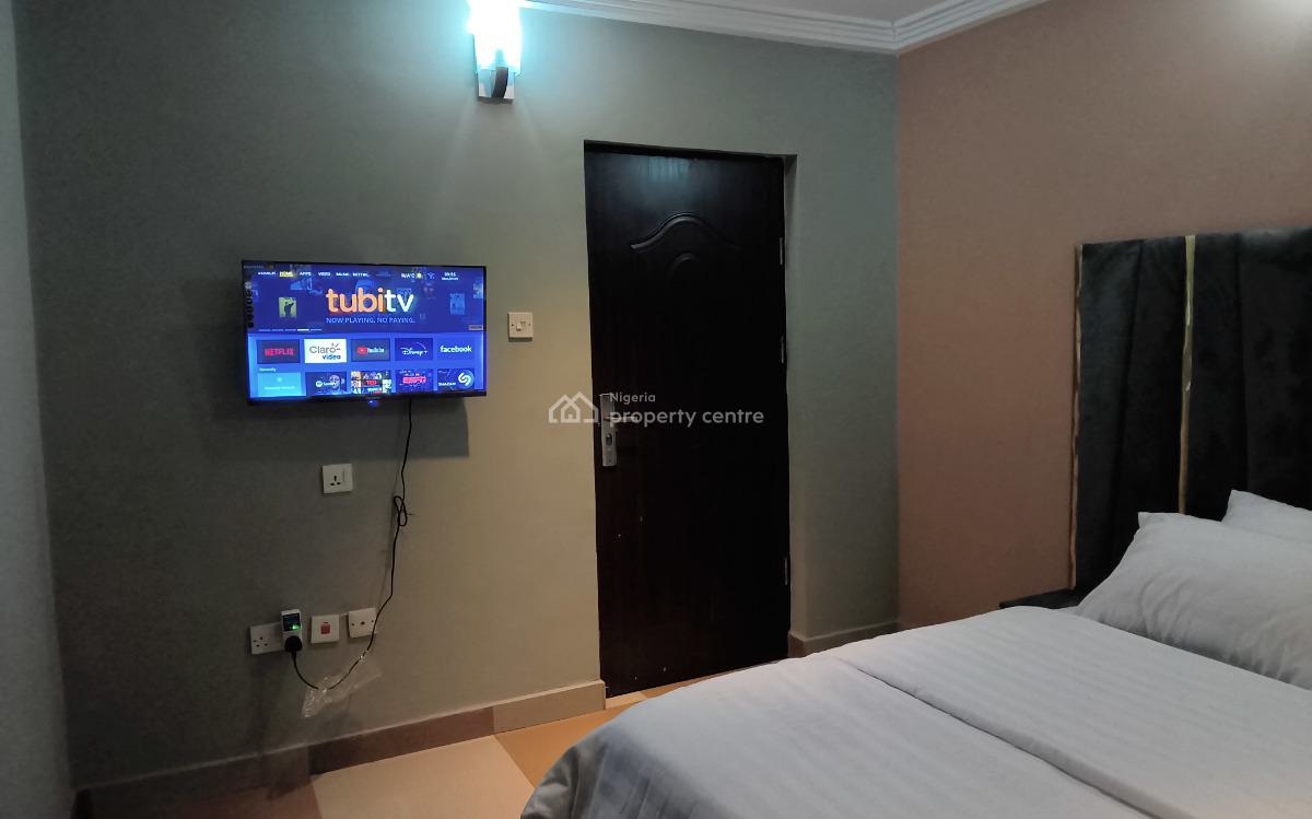 Hideaway Luxury 2 Bedroom Apartment, Adeyemo Akapo, Omole Phase 1, Ikeja, Lagos, Flat / Apartment Short Let
