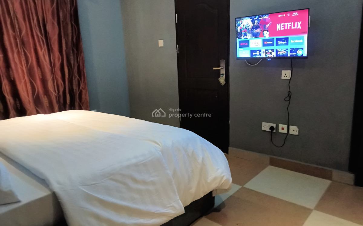 Hideaway Luxury 2 Bedroom Apartment, Adeyemo Akapo, Omole Phase 1, Ikeja, Lagos, Flat / Apartment Short Let