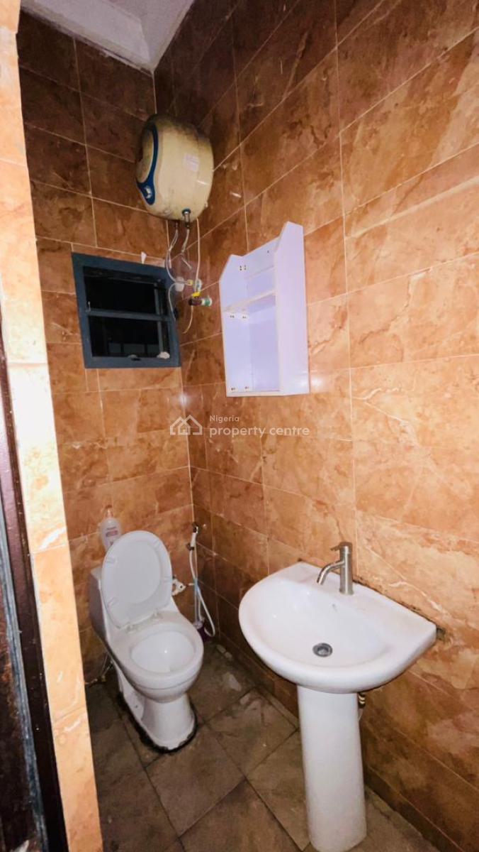Luxury Spacious Mini Flat with Two Toilets, Chevron Lekki Lagos Insise an Estate, Lekki, Lagos, Mini Flat (room and Parlour) for Rent