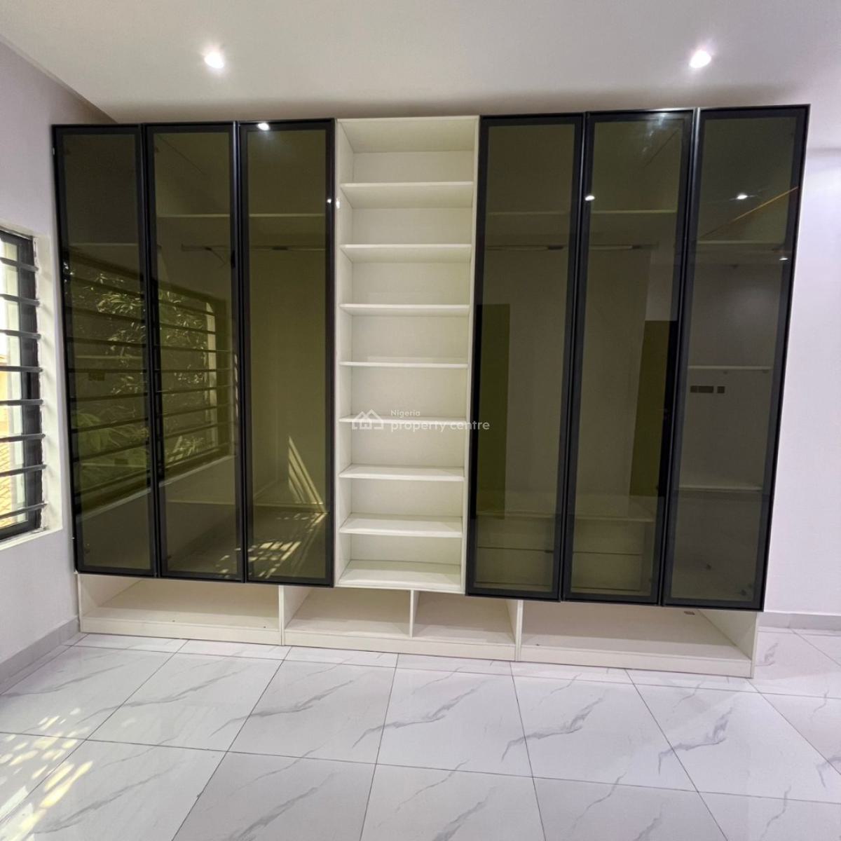 Luxury 3 Bedroom Apartment with Bq and Elevator, Lekki Phase 1, Lekki, Lagos, Flat / Apartment for Sale