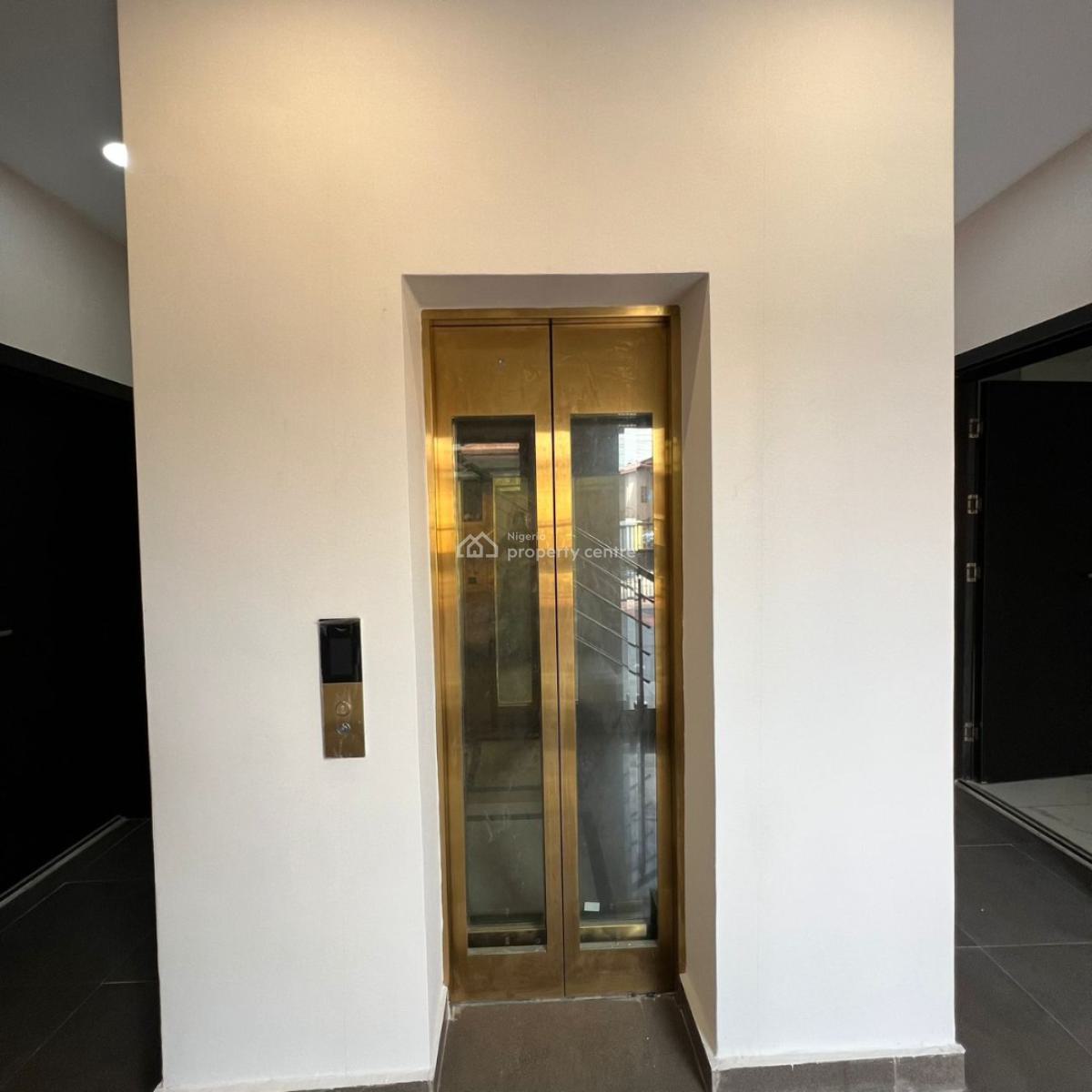 Luxury 3 Bedroom Apartment with Bq and Elevator, Lekki Phase 1, Lekki, Lagos, Flat / Apartment for Sale