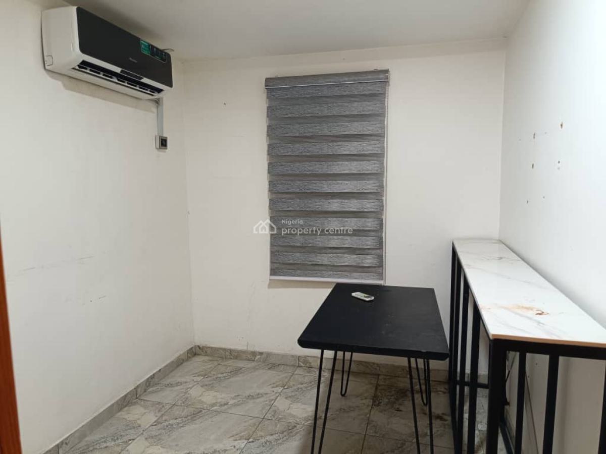 2bedroom Flat at Lekki Phase 1, Lekki Phase 1 Lekki Lagos, Lekki Phase 1, Lekki, Lagos, Flat / Apartment for Rent
