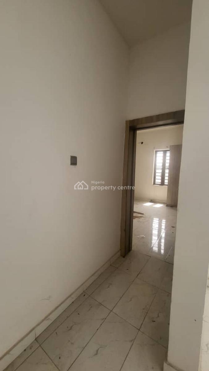 Spacious 2bedroom Apartment, Ologolo, Lekki, Lagos, Flat / Apartment for Rent