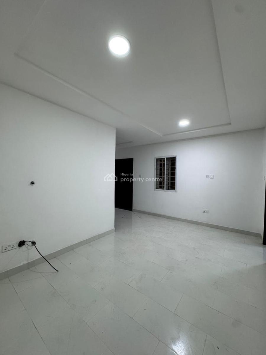 2 Bedrooms All Ensuite Apartment, Orchid Road, Lekki, Lagos, Flat / Apartment for Sale