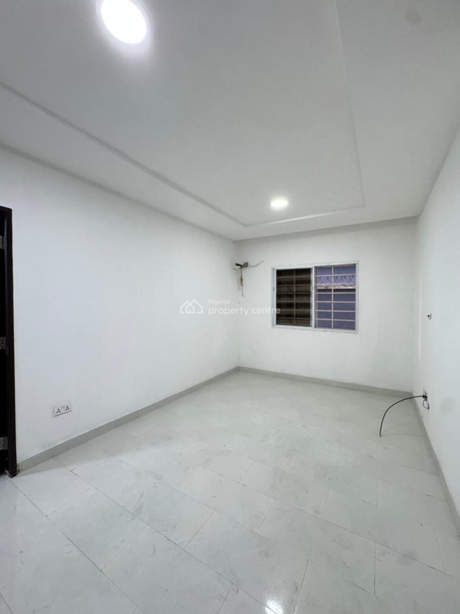 2 Bedrooms All Ensuite Apartment, Orchid Road, Lekki, Lagos, Flat / Apartment for Sale